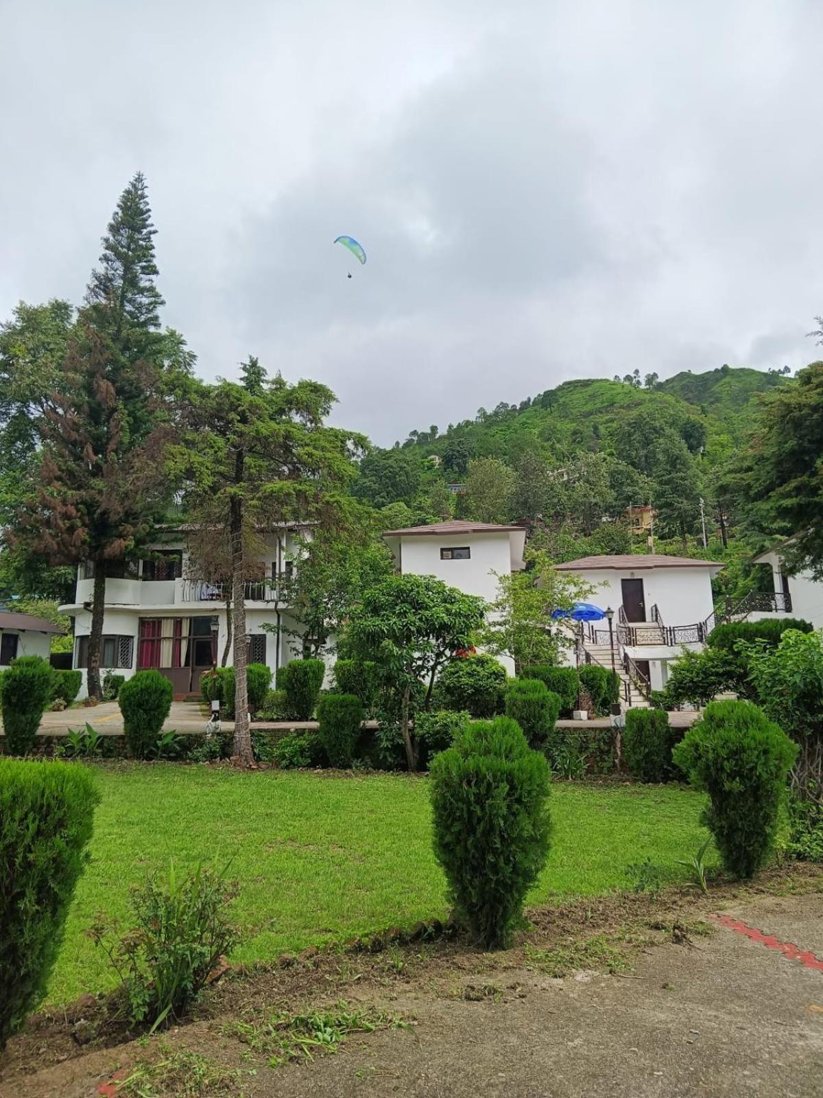 Shikha Resort Ewentbliz Bhīm Tāl Esterno foto