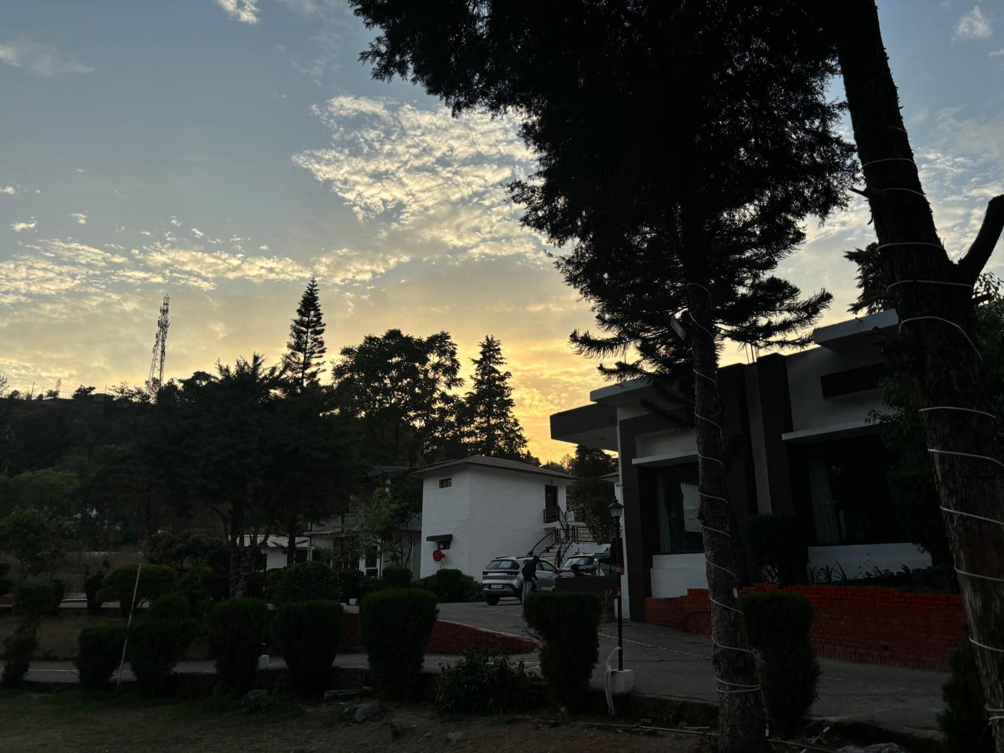 Shikha Resort Ewentbliz Bhīm Tāl Esterno foto